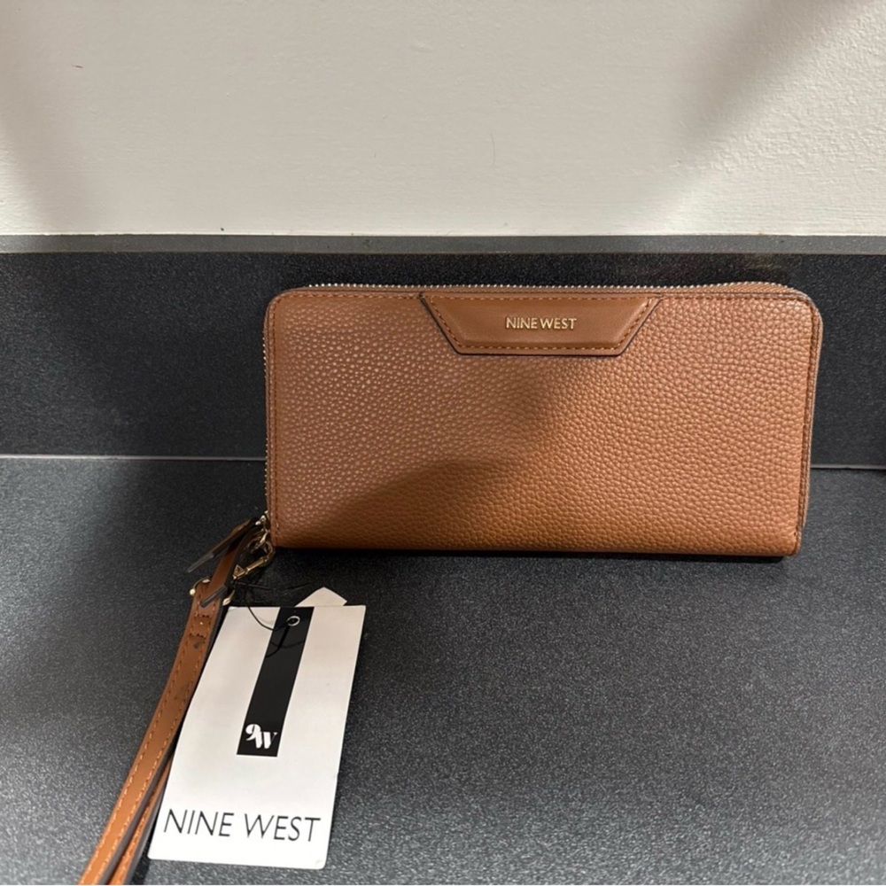 Nine West Tan / Brown wristlet wallet